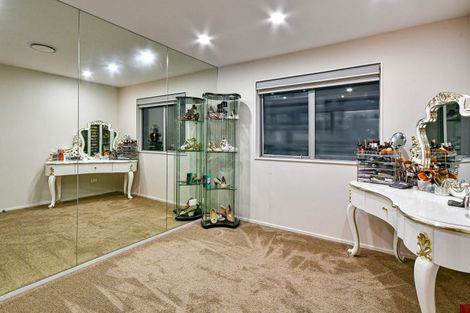 Photo of property in 17 Drumbuoy Drive, Flat Bush, Auckland, 2019