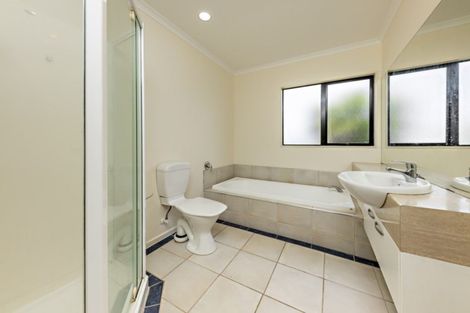 Photo of property in 89 Moyrus Crescent, East Tamaki Heights, Auckland, 2016