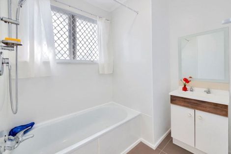 Photo of property in 11 Dellwood Avenue, Henderson, Auckland, 0612