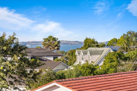 Photo of property in 38 Hyde Road, Rothesay Bay, Auckland, 0630