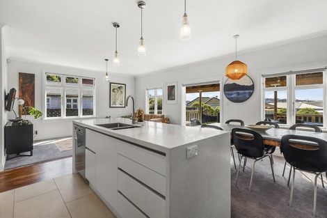 Photo of property in 3 Endeavour Street, Lyall Bay, Wellington, 6022