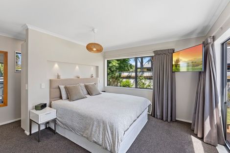 Photo of property in 92 Regent Drive, Paraparaumu Beach, Paraparaumu, 5032