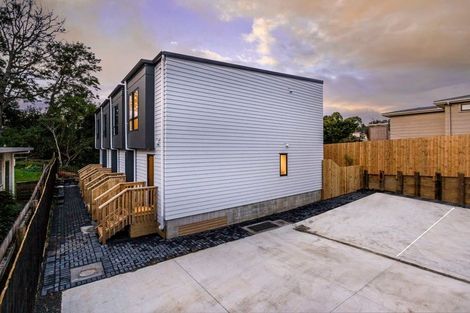 Photo of property in 50d Sherwood Avenue, Te Atatu South, Auckland, 0610