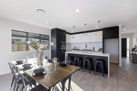 Photo of property in 18 Gilbransen Road, Kumeu, 0810