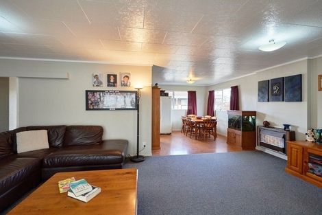 Photo of property in 10 Grange Place, Milson, Palmerston North, 4414