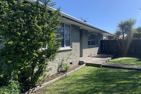 Photo of property in 105 Memorial Avenue, Burnside, Christchurch, 8053