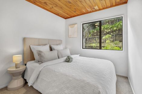 Photo of property in 2/30 Glen Vista Place, Bayview, Auckland, 0629