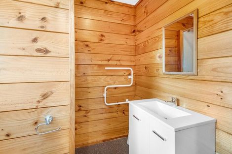 Photo of property in 9 Cliff Street, Coalgate, 7673