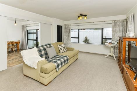Photo of property in 2/20 Alma Road, Milford, Auckland, 0620