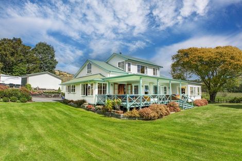 Photo of property in 559 Taurau Valley Road, Muriwai, Manutuke, 4072