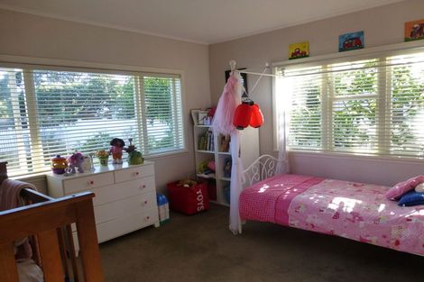Photo of property in 6 Nelson Avenue, Northcote Point, Auckland, 0627