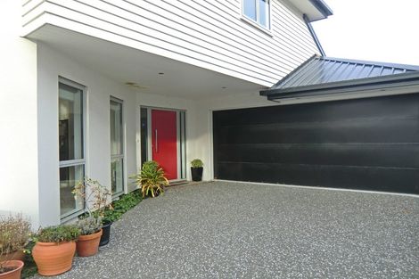 Photo of property in 144a Holly Road, St Albans, Christchurch, 8014