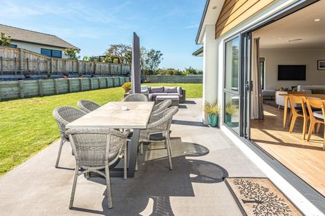 Photo of property in 25 Tirimoana Place, Otamatea, Whanganui, 4501