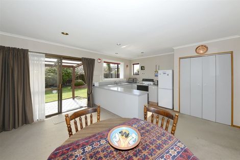 Photo of property in 15 Kamahi Place, Bishopdale, Christchurch, 8051