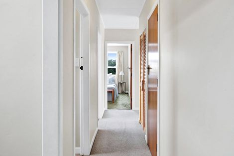 Photo of property in 117 Awanui Street, Merrilands, New Plymouth, 4312