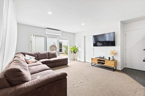 Photo of property in 47 Treestump Road, Takanini, 2112