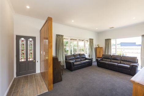 Photo of property in 7 Perrin Place, Kelvin Grove, Palmerston North, 4414