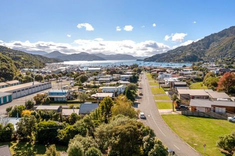Photo of property in 5 Whitby Close, Waikawa, Picton, 7220