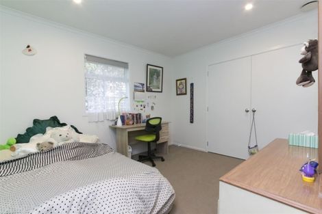 Photo of property in 48 Fairmount Road, Titirangi, Auckland, 0604