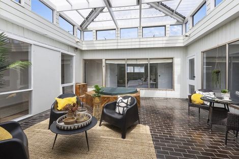 Photo of property in 17 Madison Place, Miramar, Wellington, 6022