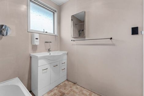 Photo of property in 51 Cedar Heights Avenue, Massey, Auckland, 0614