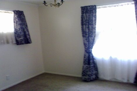 Photo of property in 3 Tanera Crescent, Brooklyn, Wellington, 6021