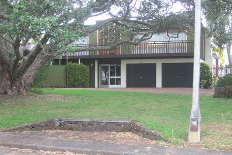 Photo of property in 3/31 James Evans Drive, Northcote, Auckland, 0627