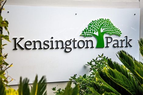 Photo of property in 18 Kensington Drive, Orewa, 0931