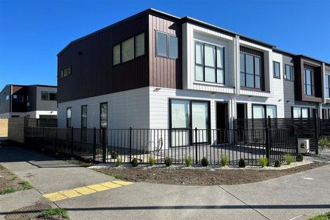 Photo of property in 11 Aramata Road, Papakura, 2110