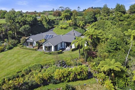 Photo of property in 475 Frankley Road, Hurworth, New Plymouth, 4371