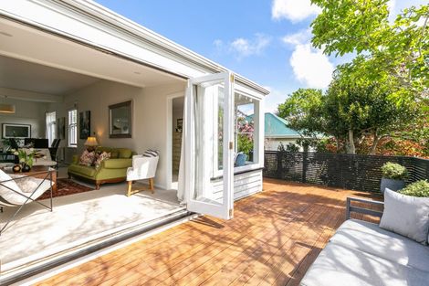 Photo of property in 18 Ottawa Road, Ngaio, Wellington, 6035