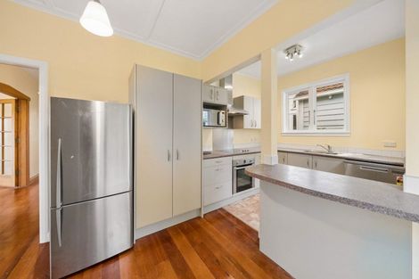 Photo of property in 8 Raroa Crescent, Northland, Wellington, 6012