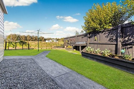 Photo of property in 77 Hamilton Drive, Waiuku, 2123