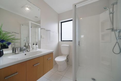 Photo of property in 4 Coachman Drive, Flat Bush, Auckland, 2016