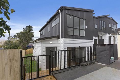 Photo of property in 8e Tahinga Street, Northcote, Auckland, 0627