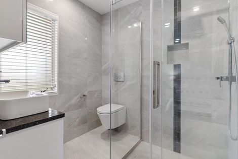 Photo of property in 11 Tyrico Close, Unsworth Heights, Auckland, 0632