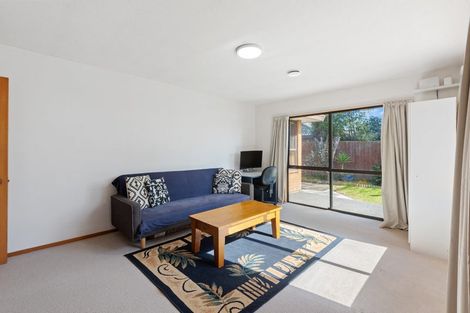Photo of property in 2/12 Algie Place, Avonhead, Christchurch, 8042
