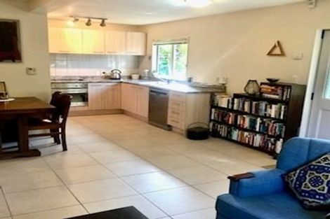 Photo of property in 4a/3 Corrella Road, Belmont, Auckland, 0622