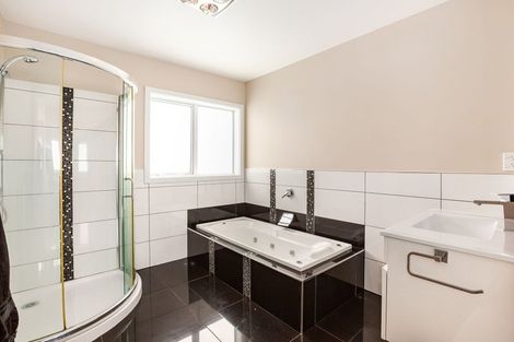 Photo of property in 72 Aotea Drive, Aotea, Porirua, 5024