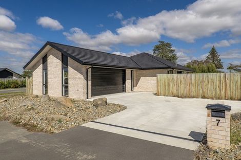 Photo of property in 7 Owen Drive, Darfield, 7510