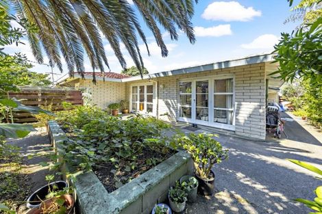 Photo of property in 2/24 Central Avenue, Papatoetoe, Auckland, 2025