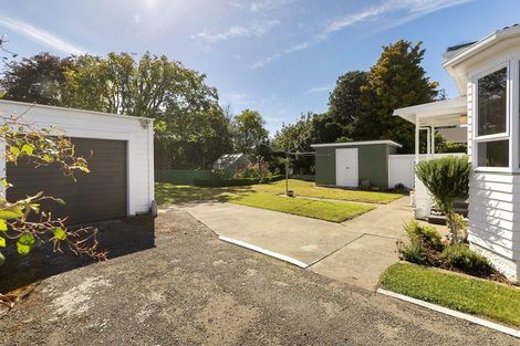 Photo of property in 19 Oxford Street, Martinborough, 5711
