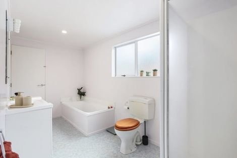 Photo of property in 2/75 Captain Scott Road, Glen Eden, Auckland, 0602