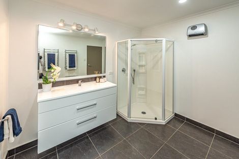 Photo of property in 8 Akepiro Place, Tawhero, Whanganui, 4501