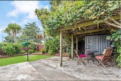 Photo of property in 96 Friedlanders Road, Manurewa, Auckland, 2102