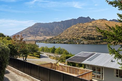 Photo of property in 37 Larch Hill Place, Queenstown, 9300