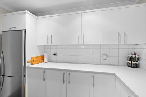 Photo of property in 6 Lakebridge Place, Parklands, Christchurch, 8083