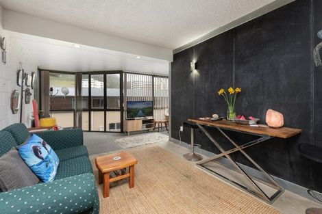 Photo of property in 40 Maunganui Road, Mount Maunganui, 3116