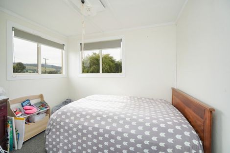 Photo of property in 28 Tokanui Haldane Road, Tokanui, 9884