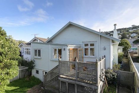 Photo of property in 17 Freyberg Street, Lyall Bay, Wellington, 6022